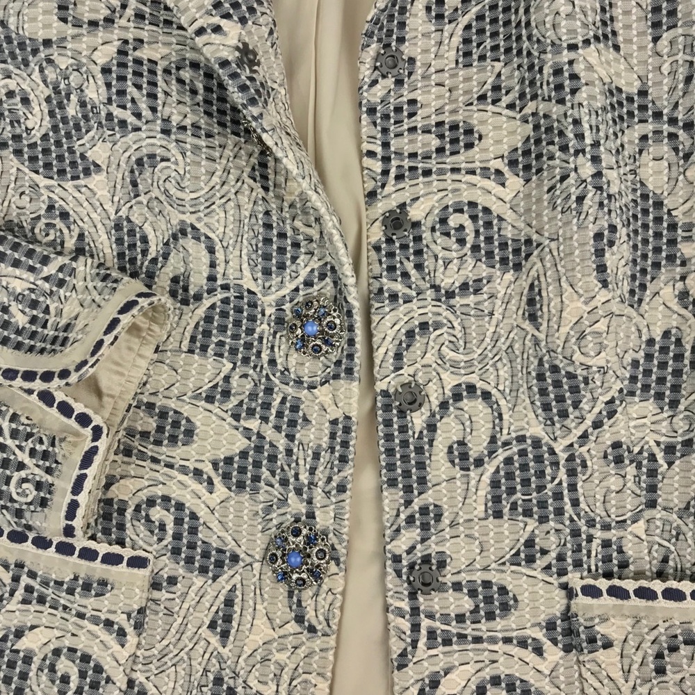 {Elie Tahari} Ribbon Crochet Jacquard Blazer - Picture 8 of 8